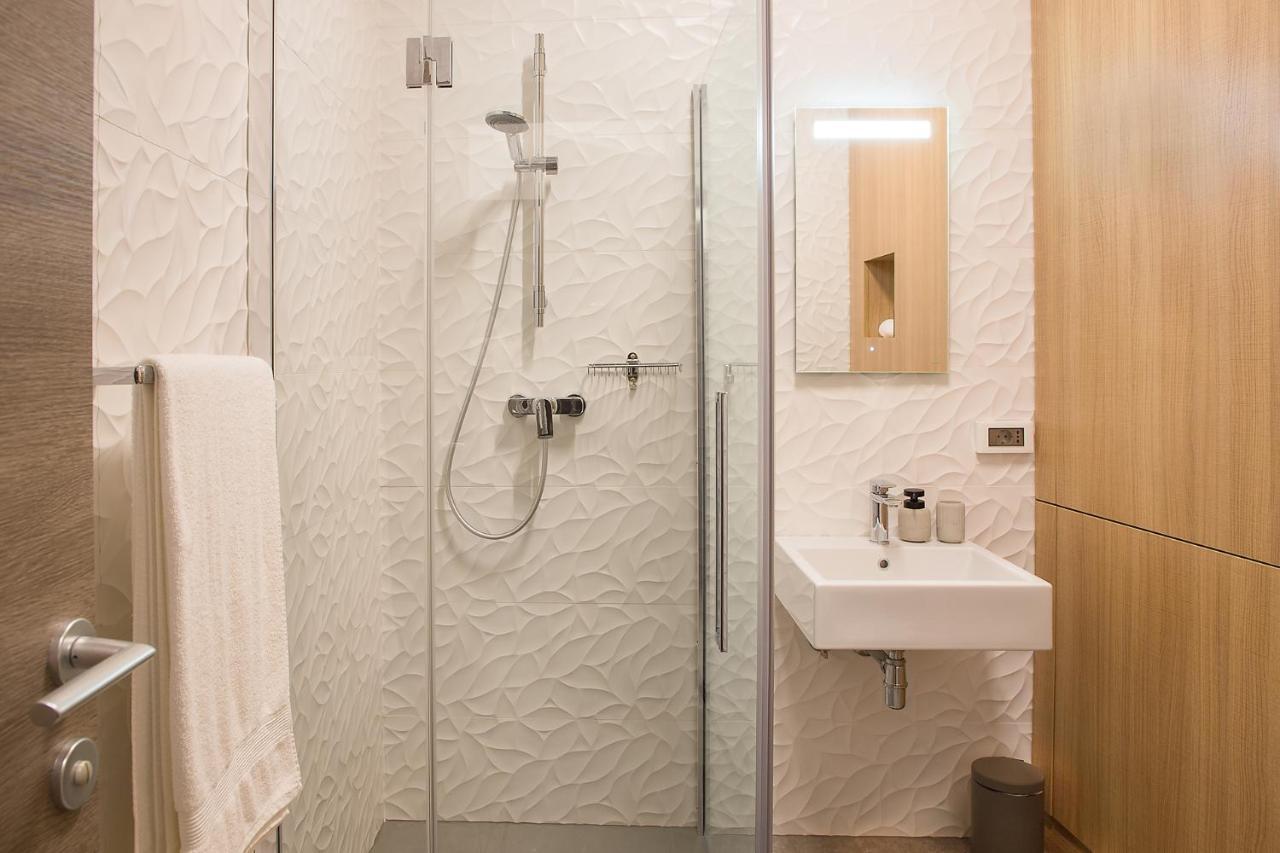 Aldila Art Rooms, Apartment And Vacation House Шмартно Экстерьер фото
